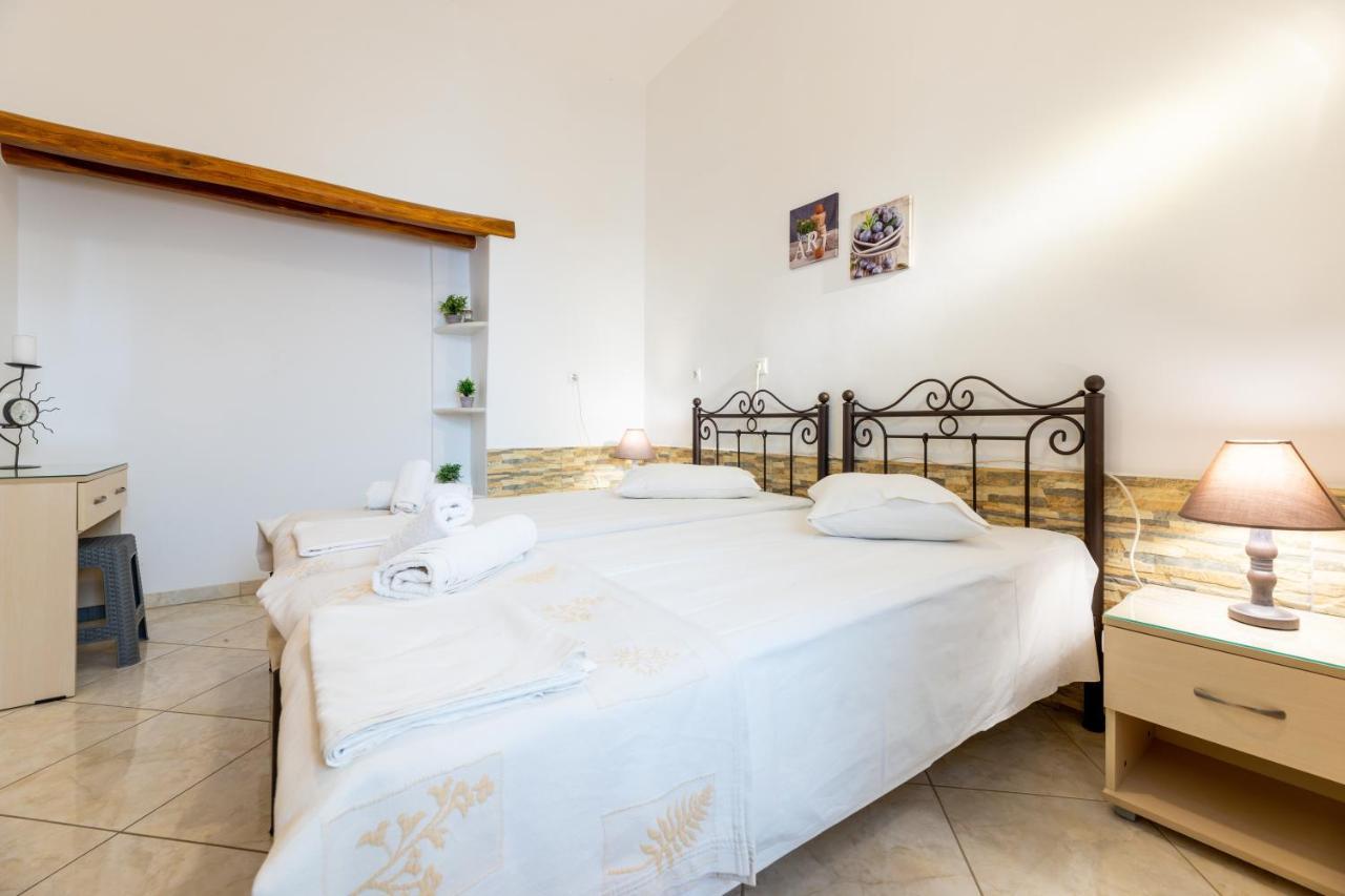 Town House For 6-16 With Ac Villa Parikia  Bagian luar foto