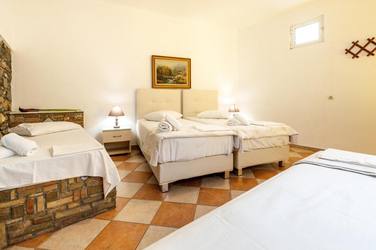 Town House For 6-16 With Ac Villa Parikia  Bagian luar foto